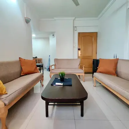 2 Bhk Cozy Apartment W/ Netflix And Wifi In Bandra